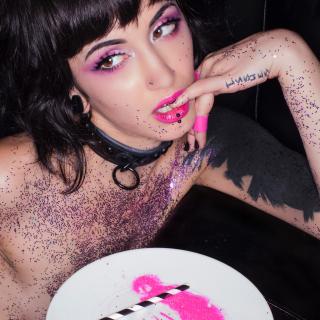 Glitter Gag photo gallery by Lua Saturnii